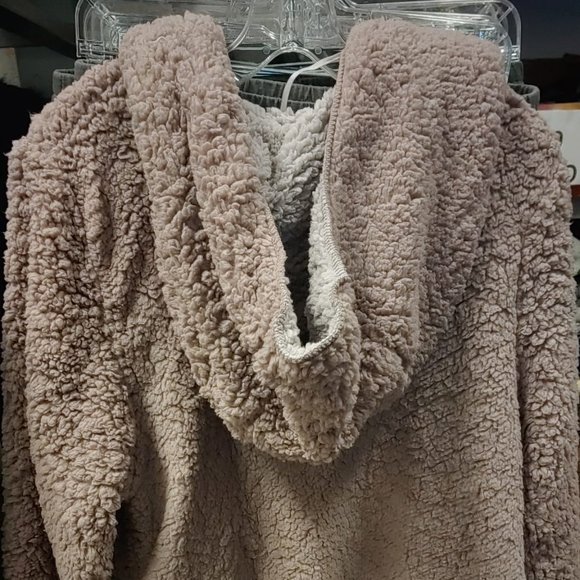 Weatherproof Ladies' Reversible Cozy Sherpa Hooded - Picture 10 of 11